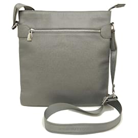 Borsa a tracolla Louis Vuitton Taiga Sasha grigia