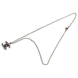 Collana con pendente a punta in ottone placcato CC Chanel grigio