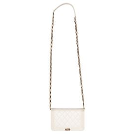 Cartera con cadena bandolera Chanel blanca
