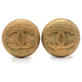 Chanel Gold Plated CC runde Clip-Ohrringe in Goldoptik