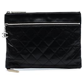 Clutch Multi Zip in agnello trapuntato Small CC nero Chanel