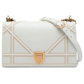 Borsa a tracolla Diorama in agnello borchiato bianco Dior Medium