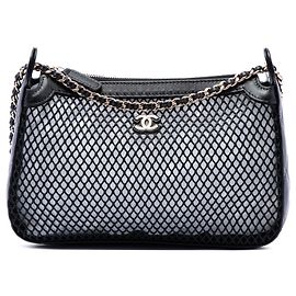 Clutch Chanel CC in mesh e agnello lucido con borsa a tracolla con catena nera
