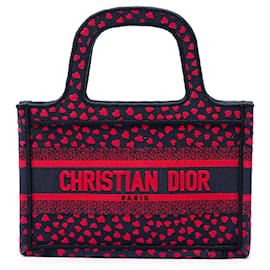 Borsa Dior Mini Book Tote in tela ricamata Pop Heart I Love Paris nera