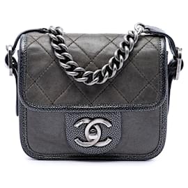 Borsa a tracolla Chanel Paris Bombay Mini in pelle di vitello trapuntata iridescente grigia Back to School Single Flap