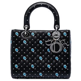 Lady Dior Satchel Medium aus schwarzem Kalbsleder mit Blumenstickerei