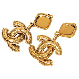 Orecchini a clip pendenti trapuntati Chanel CC placcati oro