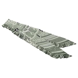 Sciarpa di seta Hermès Eperon D Or Bandana Ruffled Twilly verde
