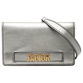 Silberne Dior JAdior Metallic Calfskin Clutch mit Ketten Umhängetasche