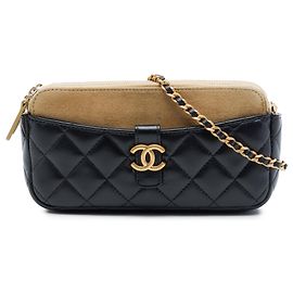 Brauner Chanel CC gesteppter Lammleder- und Wildleder-Handyhalter mit Kettenumhängetasche
