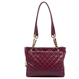 Bolso Tote Chanel Coco Ball Chain en piel de cordero acolchado rojo
