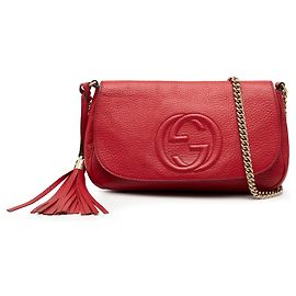 Bolso bandolera Gucci Soho Medium de cuero rojo con cadena