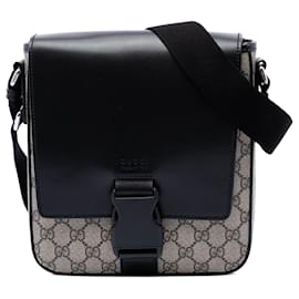 Borsa a tracolla con patta Gucci GG Supreme beige