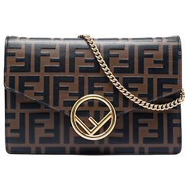 Borsa a tracolla a catena portafoglio Fendi Zucca in pelle goffrata marrone F is Fendi