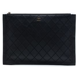Clutch Pouch in pelle di vitello trapuntata nera Chanel Large