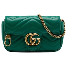 Borsa a tracolla Gucci Mini GG Marmont Matelasse in pelle di vitello verde