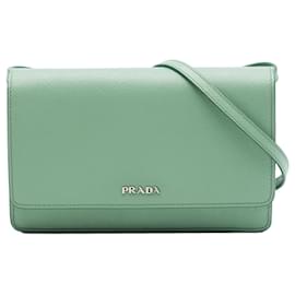 Portafoglio e borsa a tracolla crossbody in Saffiano verde Prada
