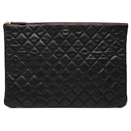 Clutch O Case Chanel Large in Caviar Trapuntato Nero