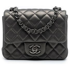 Borsa a tracolla Chanel Mini Square Classic in pelle di agnello, grigio