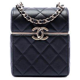 Borsa a tracolla Chanel Small in agnello trapuntato nero con catena