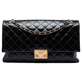 Borsa a tracolla Chanel Quilted Crinkled Patent Pagoda Accordion Flap Nera