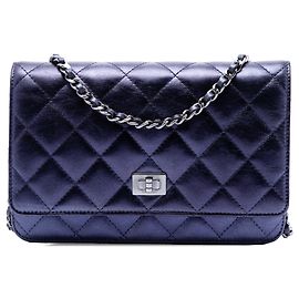 Bolsa transversal carteira Reissue 2.55 em couro de vitelo brilhante matelassado envelhecido azul Chanel