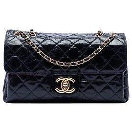 Borsa a tracolla Chanel CC trapuntata in vitello invecchiato laccato blu