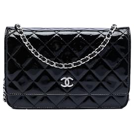 Borsa a tracolla Chanel CC Quilted Patent Wallet On Chain nera
