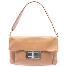 Borsa a tracolla Mademoiselle in pelle di vitello marrone con cuciture quadrate Chanel