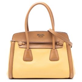 Borsa Prada Bicolor in pelle Saffiano gialla con bordi in pelle