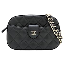 Borsa a tracolla Chanel CC in caviar trapuntato nero