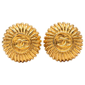 Orecchini a cerchio rotondi Chanel CC Gold Plated Sunburst placcati in oro