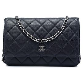 Borsa a tracolla Chanel CC Quilted Caviar nera con catena