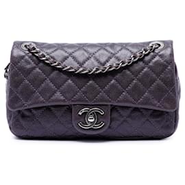 Borsa a tracolla Chanel Medium Quilted Iridescent Caviar Easy Flap Viola