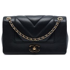 Borsa a tracolla Chanel Mini Quilted Chevron in pelle di pecora nera Mademoiselle Vintage