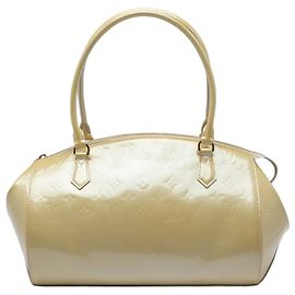 Bolso Louis Vuitton Monogram Vernis Sherwood PM Beige