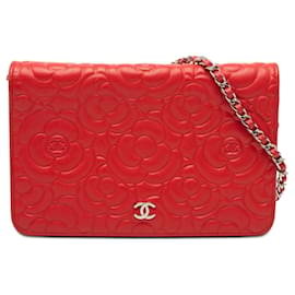 Borsa a tracolla crossbody Chanel CC in pelle di agnello goffrata rossa con camelia