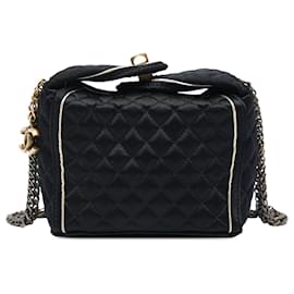 Borsa Box in Satin Trapuntato Chanel Paris Shanghai CC Black
