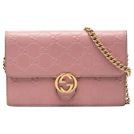 Cartera con cadena Gucci Guccissima con logotipos entrelazados rosa