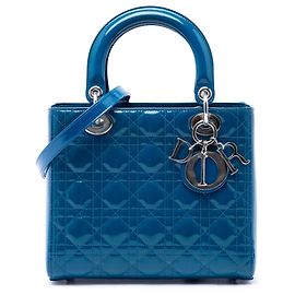 Borsa Lady Dior in vernice cannage blu, taglia Medium