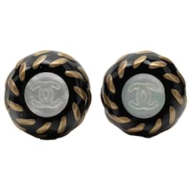 Orecchini a clip Chanel in resina nera e CC placcati oro
