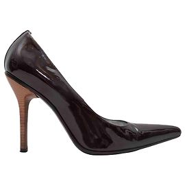 Dolce & Gabbana Braune D&G Lack-Spitzenschuhe Größe 36.5