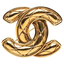Spilla Chanel CC trapuntata placcata oro