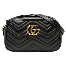 Borsa a tracolla Gucci Small GG Marmont Matelasse in pelle nera