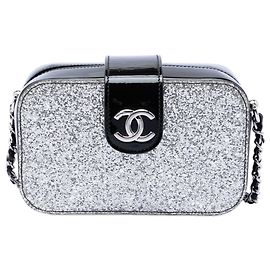 Bolso bandolera Chanel Silver Glitter Patent Evening On The Moon Camera Case