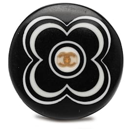 Chanel Ring aus schwarzem Harz und goldfarbenem CC-Logo Camellia