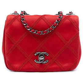 Chanel Mini CC iridisierende Kalbsleder Diamond Stitch Flap Crossbody Bag in Rot