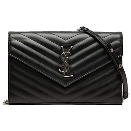 Sac bandoulière portefeuille enveloppe Saint Laurent Grain De Poudre Chevron Cassandre noir