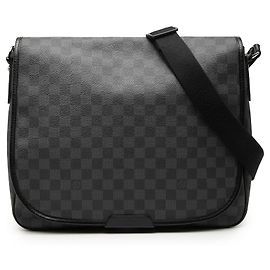 Borsa a tracolla Louis Vuitton Damier Graphite Daniel MM nera