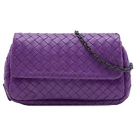 Mini borsa a tracolla con patta e catena espandibile in nappa intrecciato viola Bottega Veneta